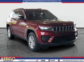 Used 2024 Jeep Grand Cherokee Laredo X w/ Trailer Tow Package AWD/4WD video 1