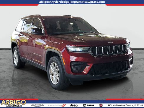 Used 2024 Jeep Grand Cherokee Laredo X w/ Trailer Tow Package AWD/4WD image 1