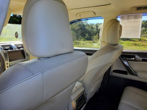 Used 2015 Lexus GX 460 image 41