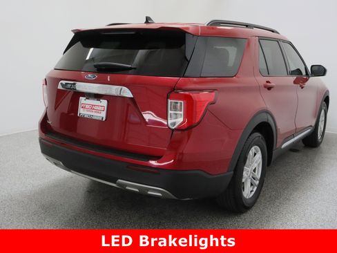 Used 2021 Ford Explorer XLT w/ Equipment Group 202A image 7