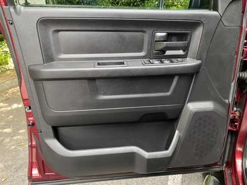 Used 2017 RAM 1500 Express RWD image 15