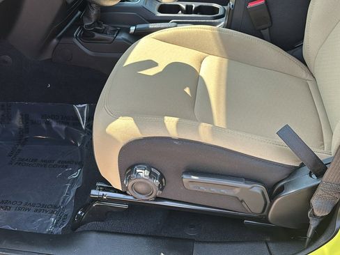 Used 2023 Jeep Gladiator Sport w/ Off Road Group image 23