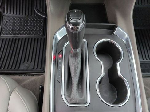 Used 2020 Chevrolet Traverse LT w/ LT Premium Package image 14