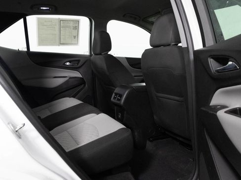 Used 2020 Chevrolet Equinox LS image 36