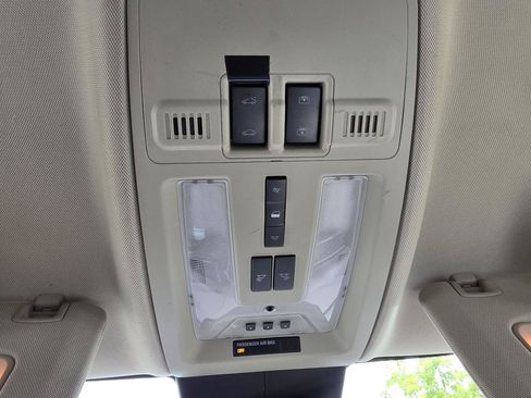 Used 2011 Cadillac SRX Luxury FWD image 25