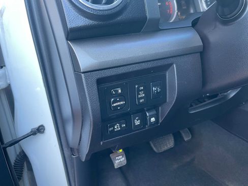 Used 2016 Toyota Tundra SR5 image 23