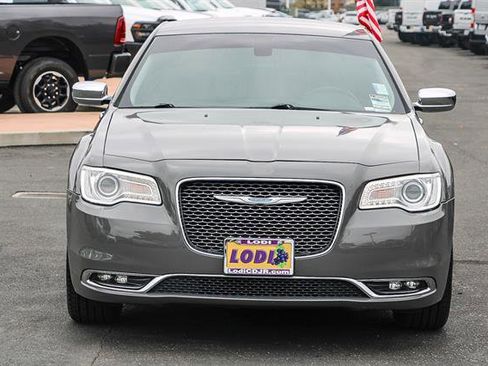 Used 2018 Chrysler 300 Limited image 6
