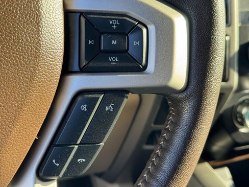 Used 2019 Ford F150 Lariat image 19