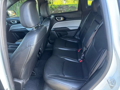 Used 2025 Jeep Compass Limited AWD/4WD image 25