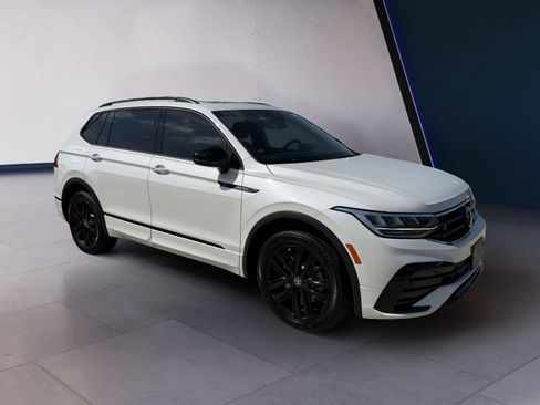 Used 2022 Volkswagen Tiguan SE R-Line FWD image 7