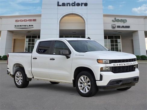 Used 2021 Chevrolet Silverado 1500 Custom image 3