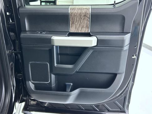 Used 2019 Ford F250 Lariat w/ Lariat Ultimate Package image 17