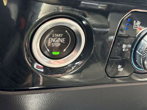 Certified 2024 GMC Sierra 1500 SLT w/ SLT Convenience Package image 23