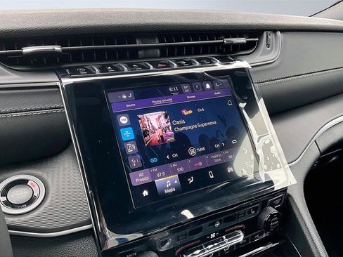 New 2025 Jeep Grand Cherokee L Altitude image 8