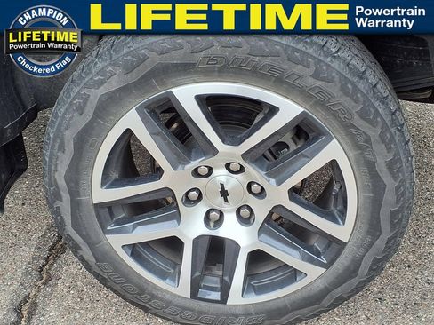 Used 2024 Chevrolet Colorado Z71 w/ Z71 Convenience Package 2 AWD/4WD image 9