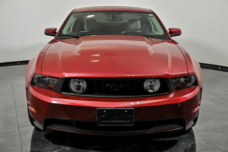 Used 2010 Ford Mustang GT RWD image 4