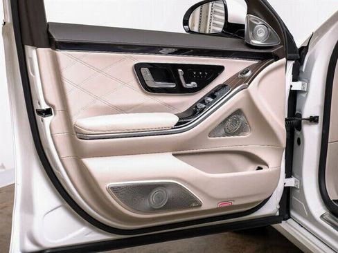 Used 2023 Mercedes-Benz Maybach S 680 4MATIC image 32
