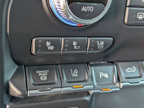 Used 2022 GMC Sierra 2500 Denali w/ Denali Ultimate Package AWD/4WD image 18