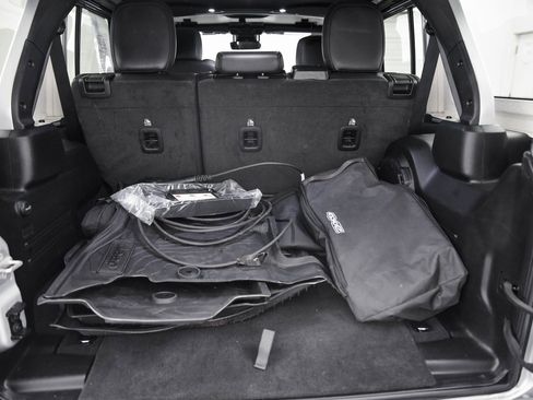 Used 2024 Jeep Wrangler Unlimited Sahara w/ Technology Group image 12