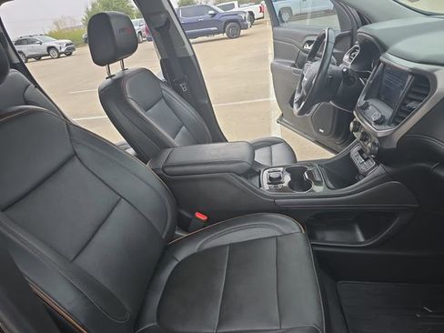 Used 2022 GMC Acadia AT4 w/ Technology Package image 10
