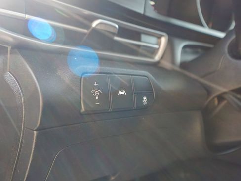 Used 2023 Hyundai Elantra SEL image 17