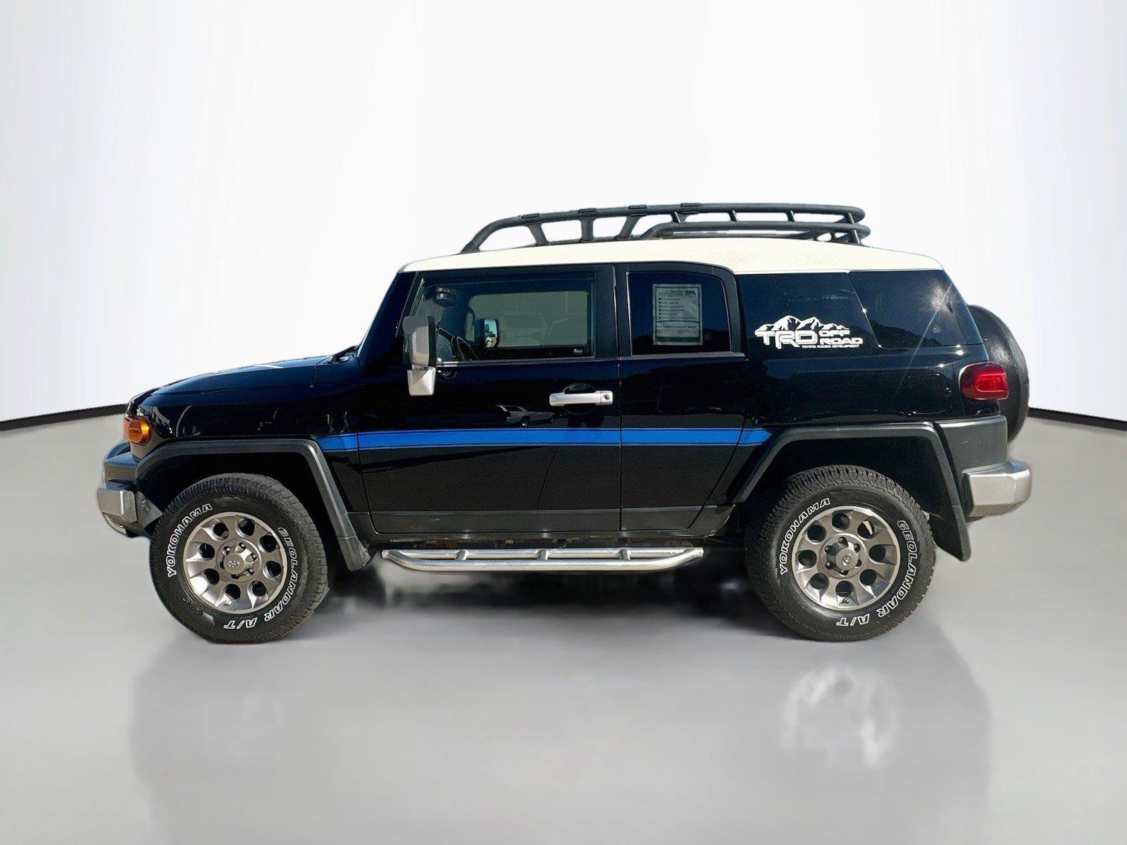 Used 2012 Toyota FJ Cruiser 4WD w/ Upgrade Pkg image 7