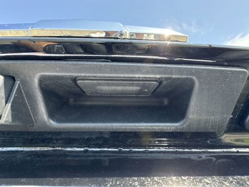 Used 2025 Chevrolet Equinox LT FWD image 18