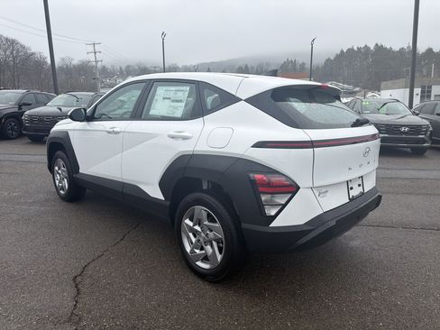 New 2026 Hyundai Kona SE image 6