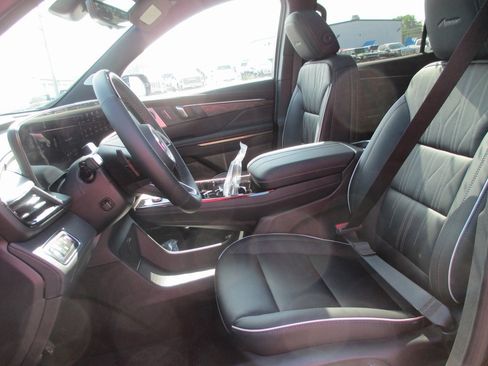 New 2025 Buick Enclave Avenir w/ Super Cruise Package image 13