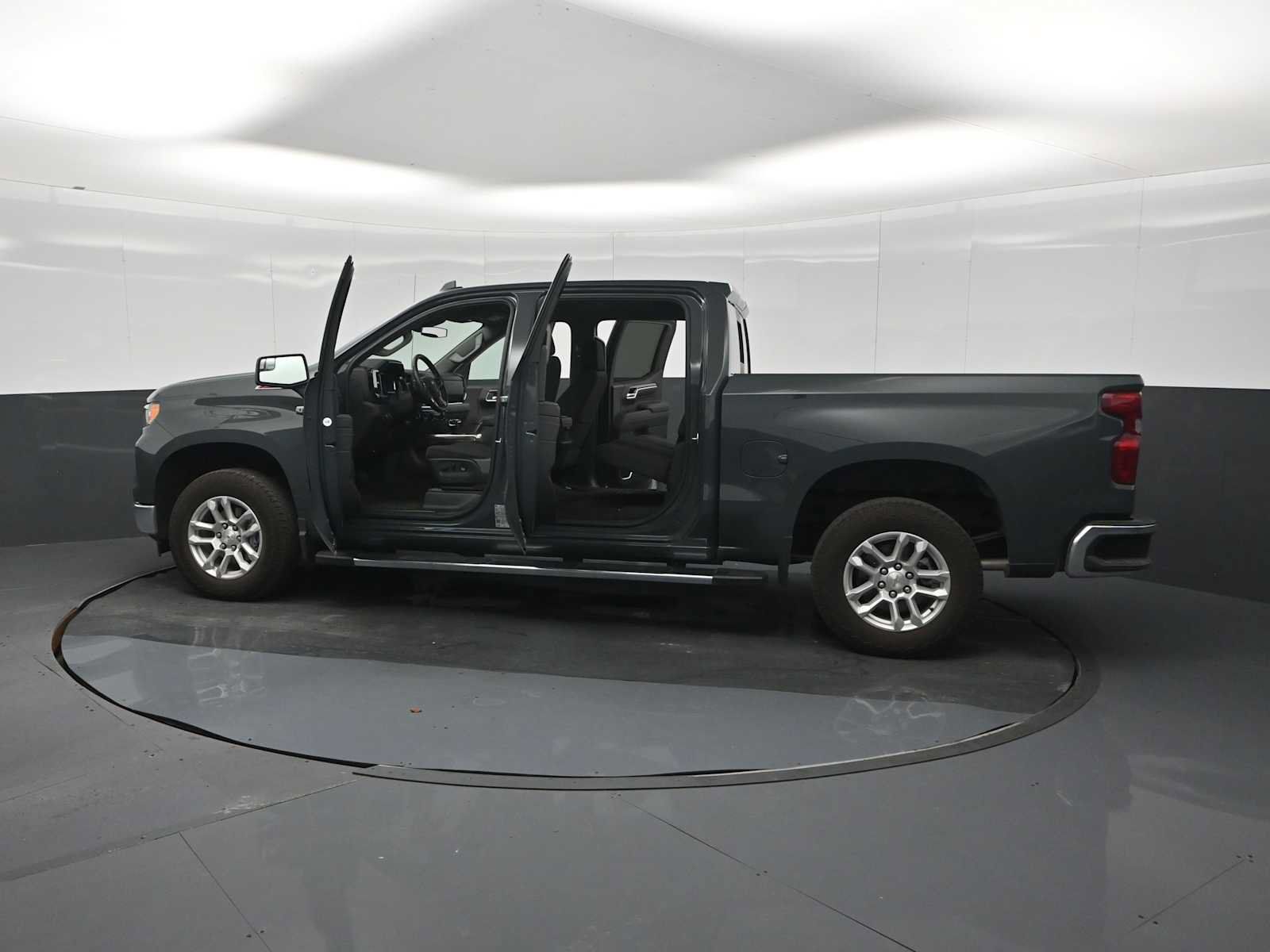 Used 2025 Chevrolet Silverado 1500 LT w/ Z71 Off-Road Package AWD/4WD image 29