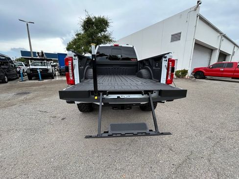 New 2026 Ford F250 Lariat w/ Black Appearance Package AWD/4WD image 36