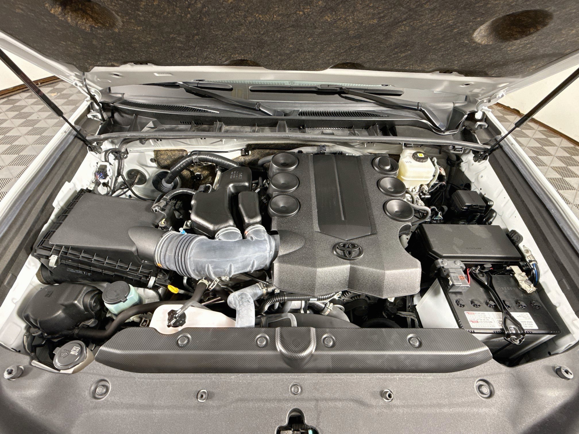 Used 2024 Toyota 4Runner Limited AWD/4WD image 34