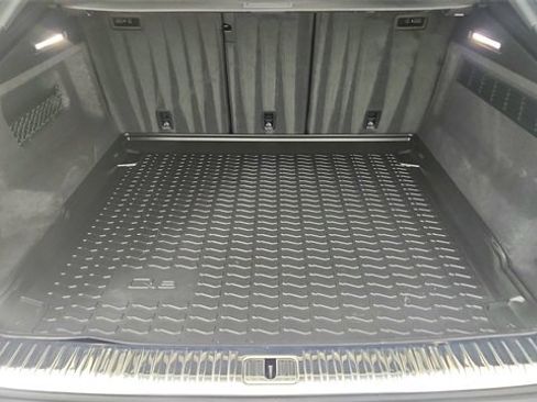 Used 2025 Audi Q8 Prestige w/ Prestige Package image 15