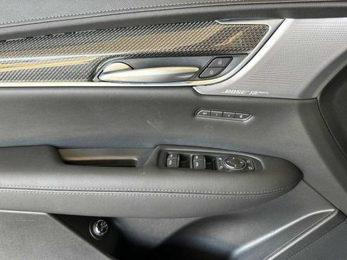 New 2026 Cadillac XT5 Sportv w/ LPO, Floor Liner Package AWD/4WD image 11