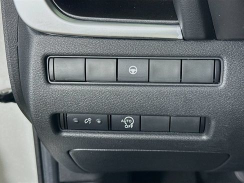 Certified 2023 Nissan Rogue SV AWD/4WD image 18