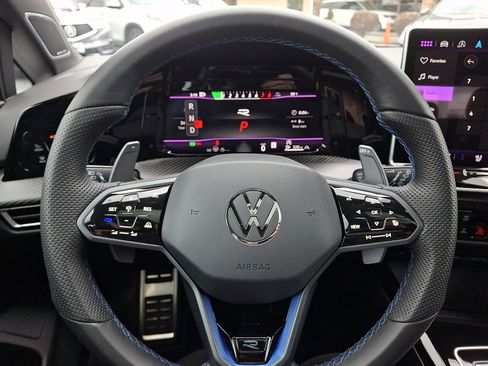 Used 2025 Volkswagen Golf R Black Edition image 20