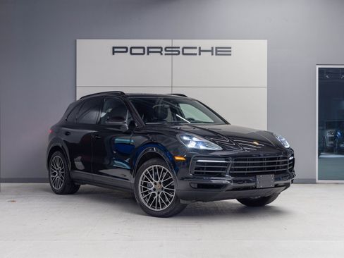 Used 2022 Porsche Cayenne Platinum Edition image 9