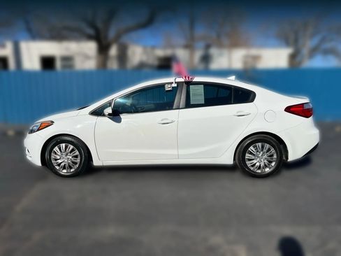 Used 2016 Kia Forte LX image 4