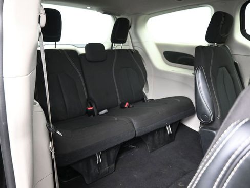 Used 2023 Chrysler Voyager LX FWD image 23