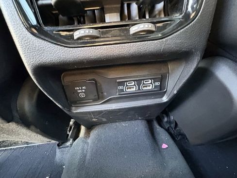 Used 2023 Jeep Grand Cherokee L Altitude image 10