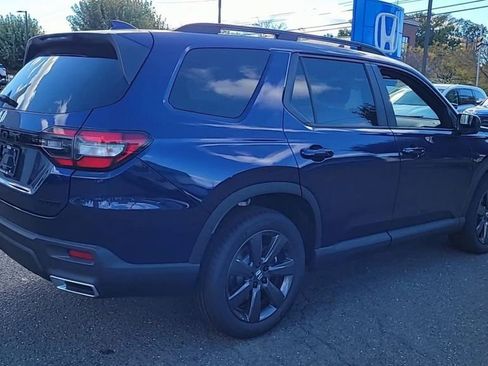 New 2025 Honda Pilot Sport image 9