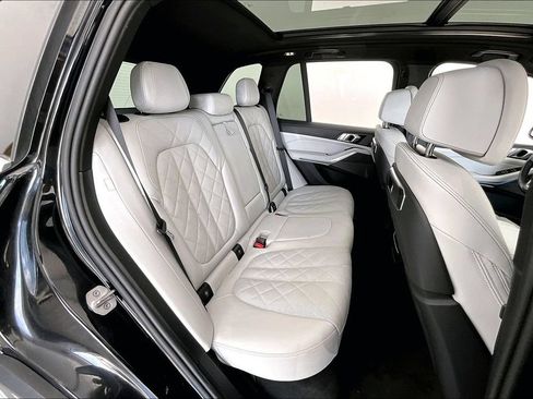 Used 2025 BMW X5 xDrive40i AWD/4WD image 33