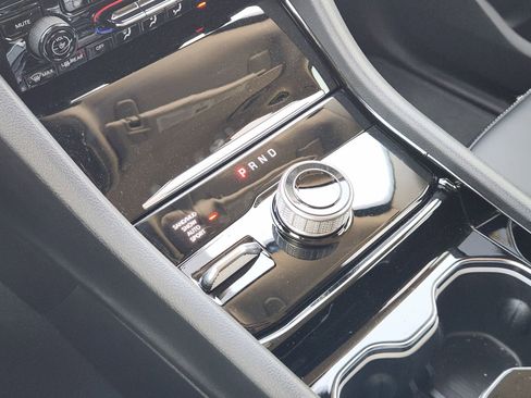 Used 2023 Jeep Grand Cherokee L Limited w/ Black Appearance Package image 20