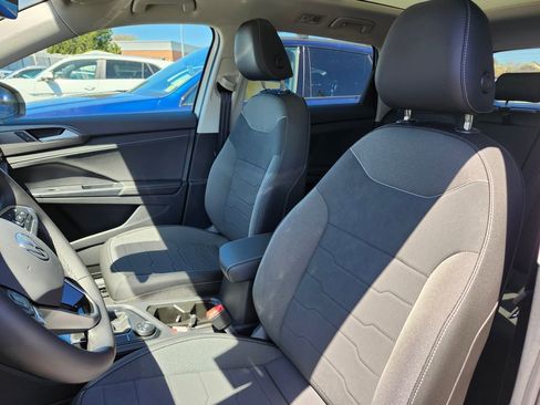New 2026 Volkswagen Taos SE AWD/4WD image 9