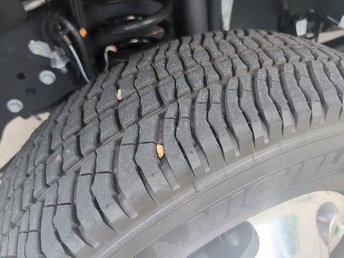 Used 2024 Ford F350 Platinum image 11