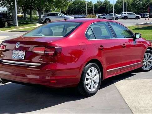 Used 2017 Volkswagen Jetta SE FWD image 13
