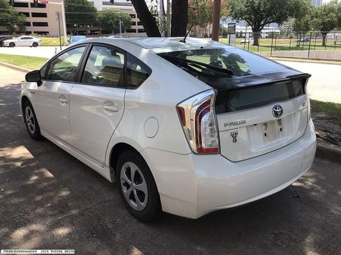 Used 2015 Toyota Prius Two FWD image 5