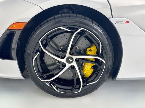 Used 2024 McLaren 750S image 9