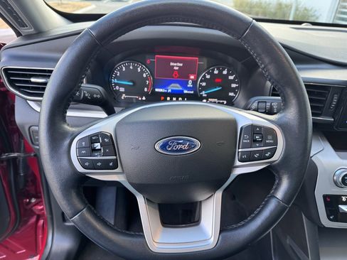 Used 2021 Ford Explorer XLT w/ Equipment Group 202A image 13