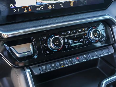 Used 2024 GMC Sierra 2500 Denali w/ Denali Reserve Package image 21